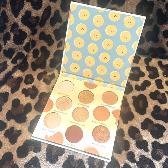 Beauty Bakerie Eyeshadow Pallet NEW! - Picture 2 of 4
